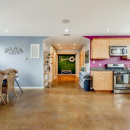 Walk Score 90!!-Historic Downtown District-2 Blocks To Famous Forsyth Park- Huge Private Patio-Private Parking Savannah Exterior foto